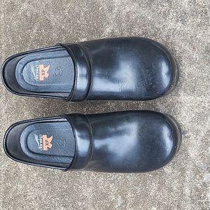 Dansko size 43